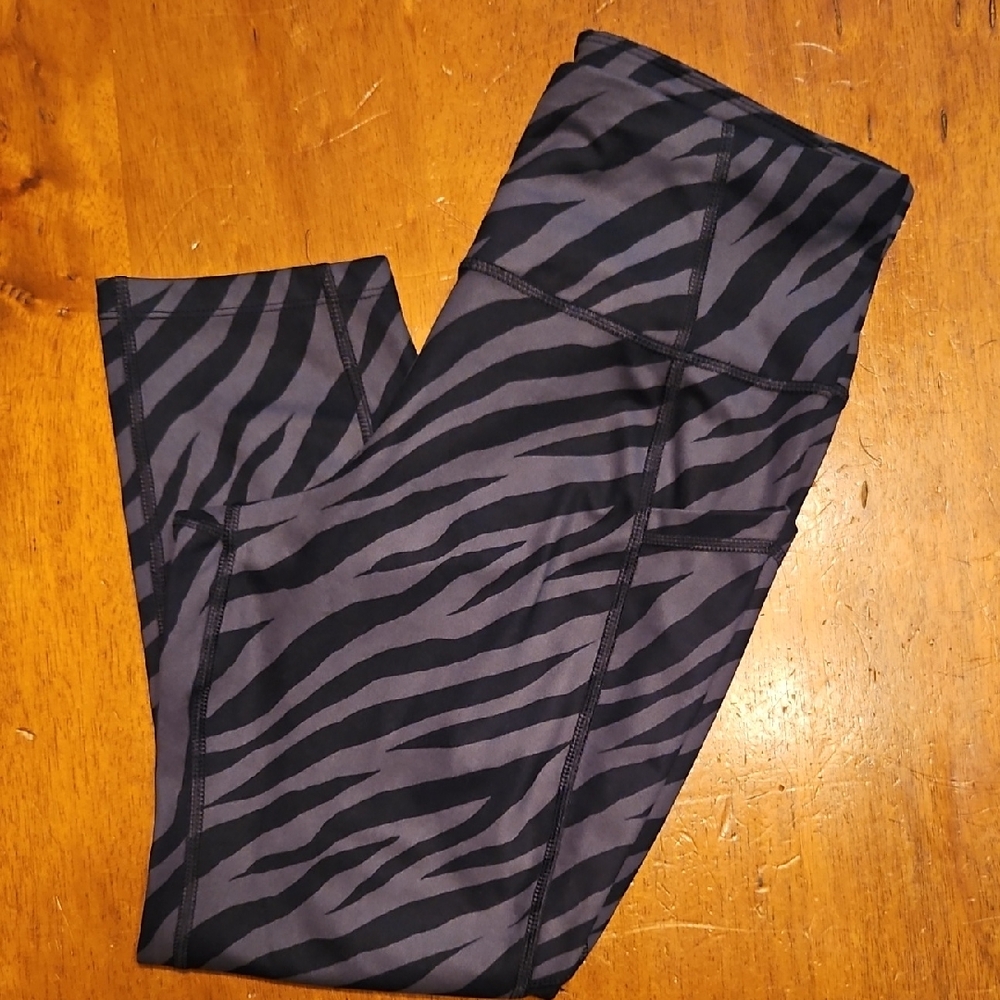 Avia Zebra Print Capri Leggings in Black and Gray